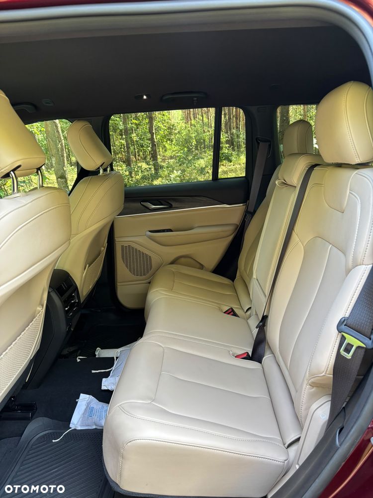Jeep Grand Cherokee - 17
