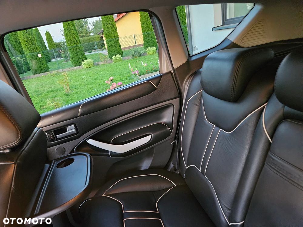 Ford Kuga 2.0 TDCi Individual MPS6 - 33