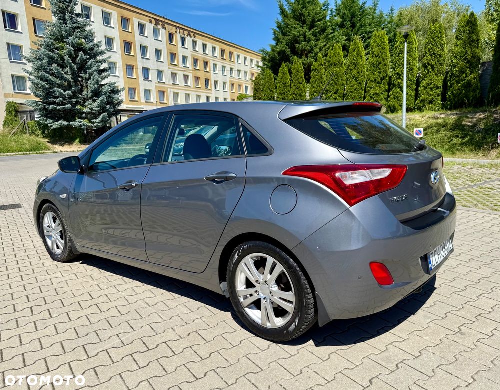 Hyundai i30 blue 1.6 CRDi Style - 15