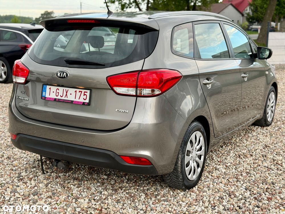 Kia Carens - 5