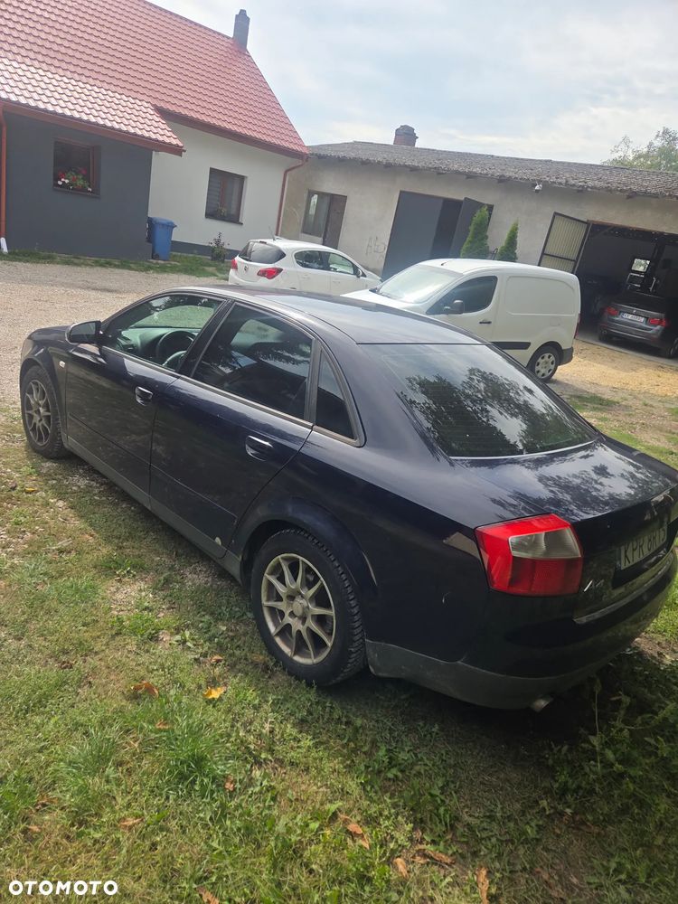Audi A4 Limousine - 8