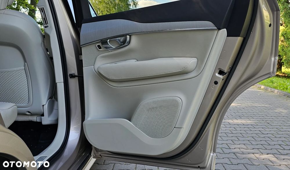 Volvo XC 90 B5 B AWD Ultra Bright - 25