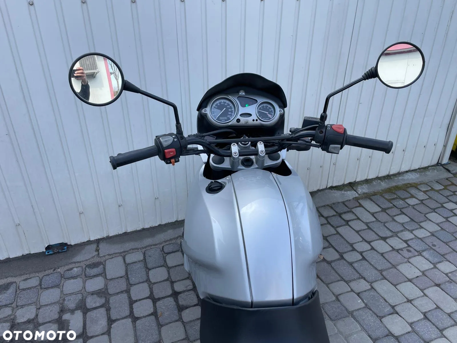 BMW F - 6