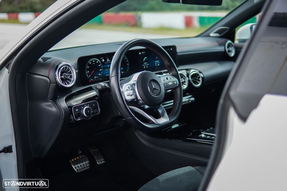 Mercedes-Benz CLA 250 e 8G-DCT AMG Line - 22