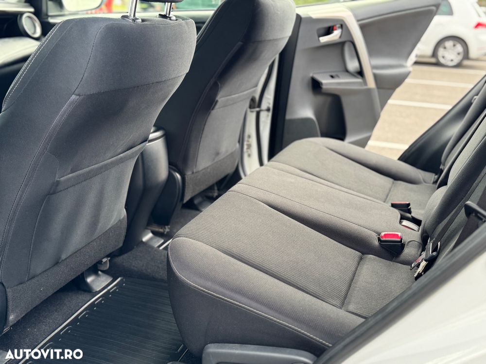Toyota RAV4 2.0 D-4D 2WD Comfort - 14