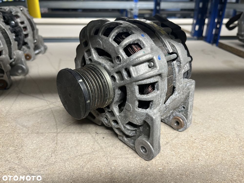 Alternator 0.9 TCE Renault Clio IV Captur 231008593R - 2
