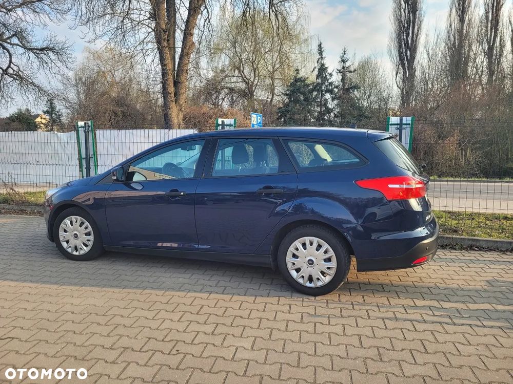 Ford Focus 1.0 EcoBoost Ambiente - 3