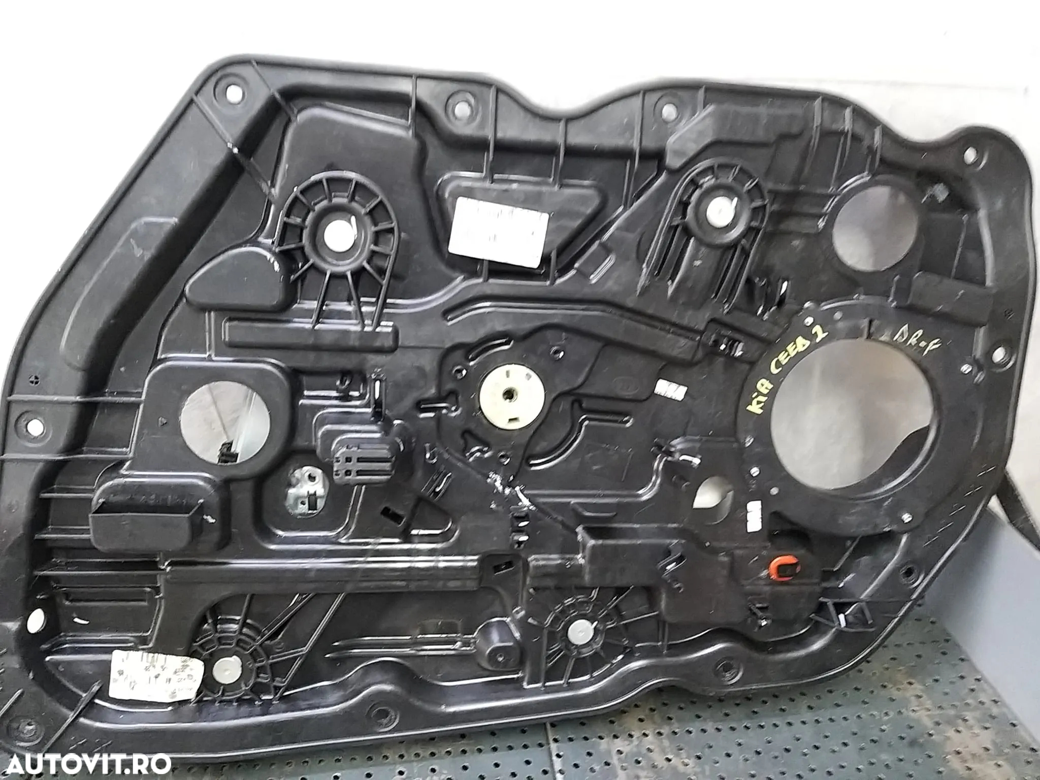Macara geam electric dreapta fata kia ceed 2 jd 82480a2310 - 3