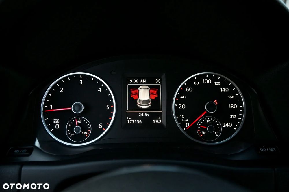 Volkswagen Tiguan 2.0 TDI SCR 4MotION DSG R-Line - 38