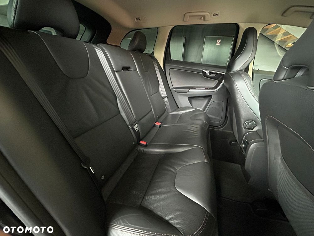 Volvo XC 60 2.4D Summum - 18