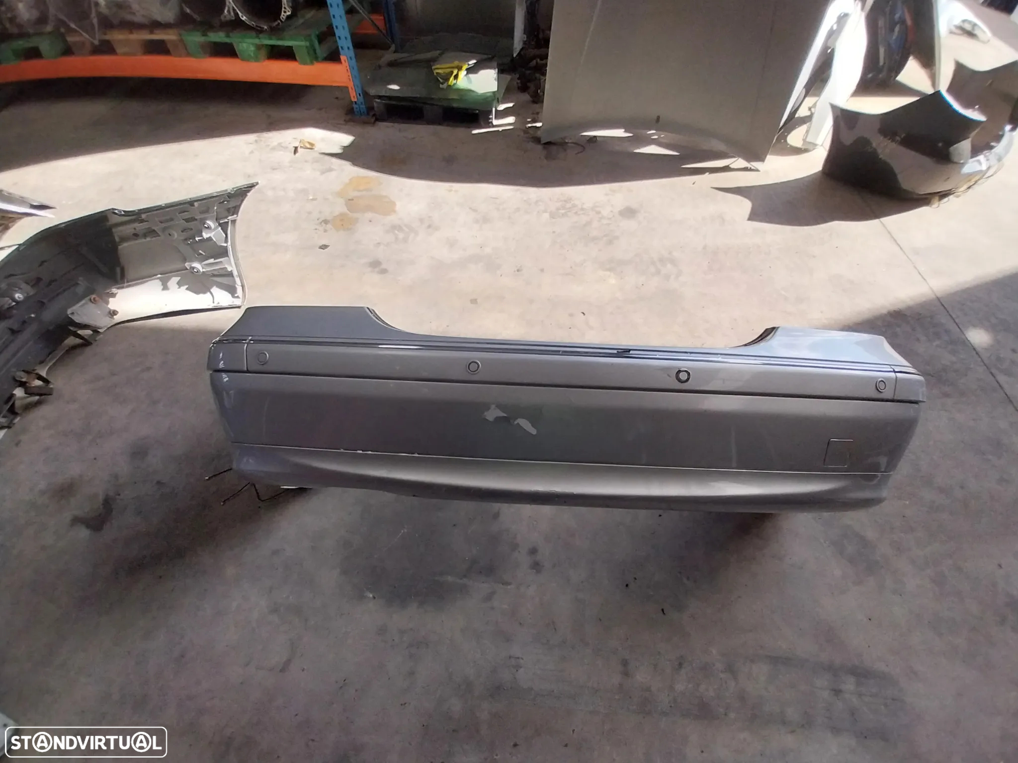 Para-choques tras Mercedes-Benz W203 com sensores 2002 - 4