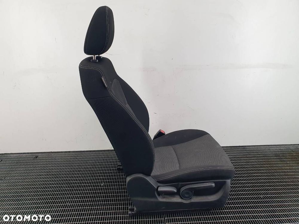 FOTEL PRAWY PASAŻERA SUZUKI SX4 S-CROSS JY EUROPA - 4