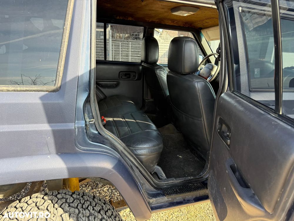 Jeep Cherokee - 11