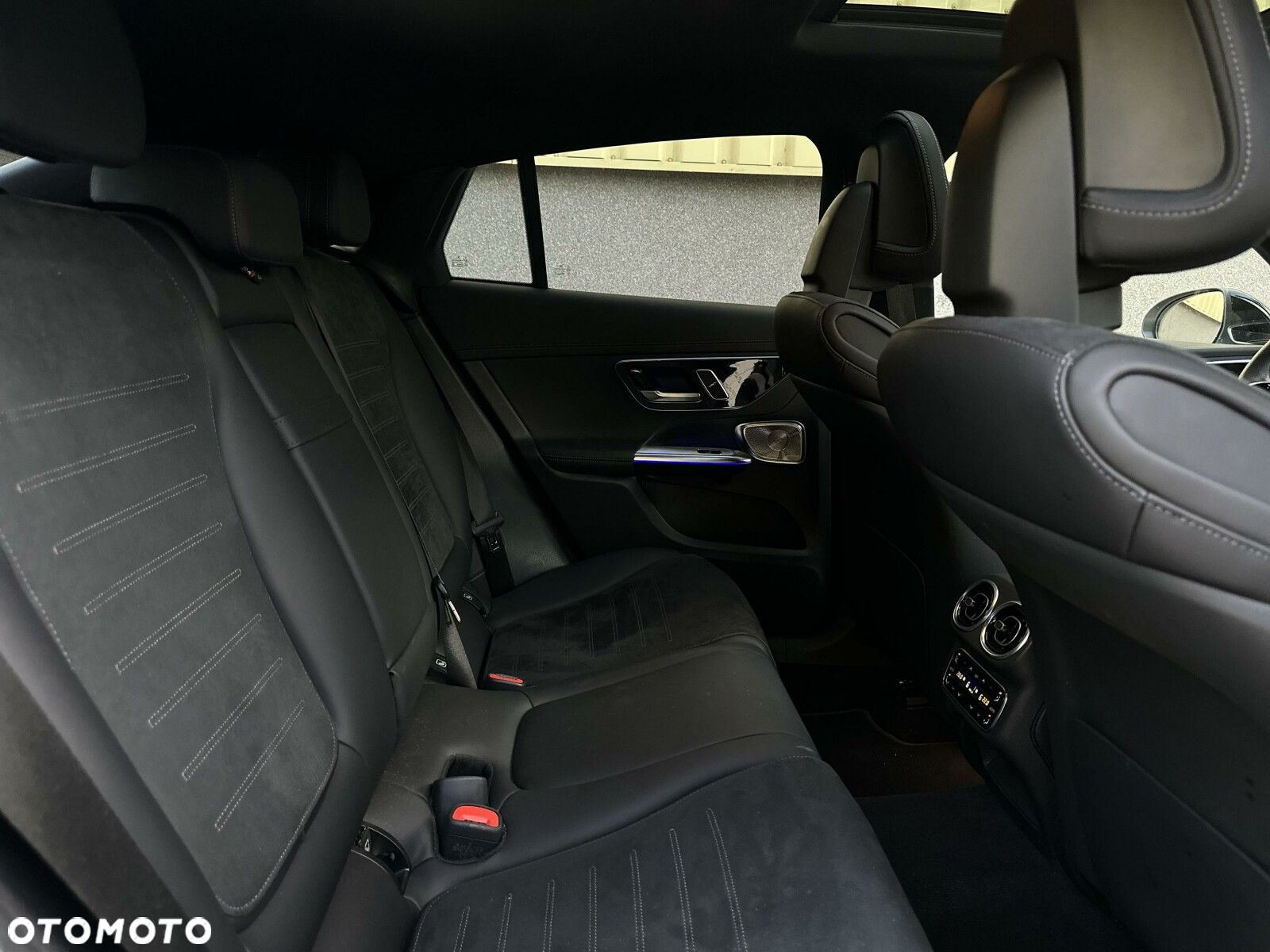 Mercedes-Benz GLC - 21