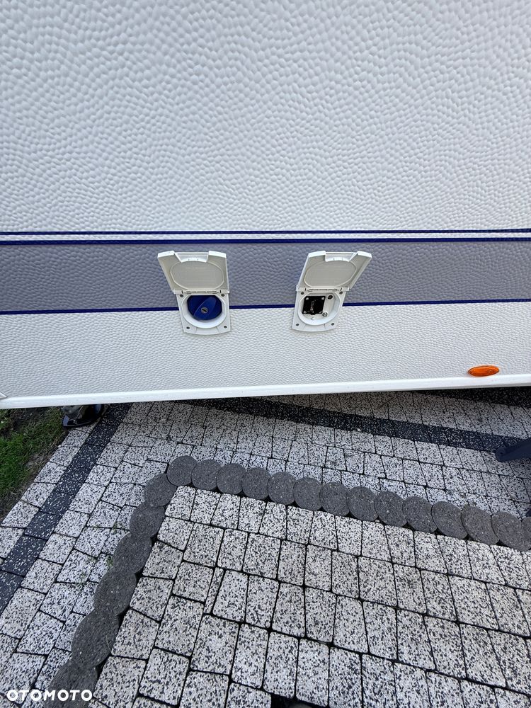 Hobby 560 UFE mover automat , przedsionek,  zadbana !!! - 9