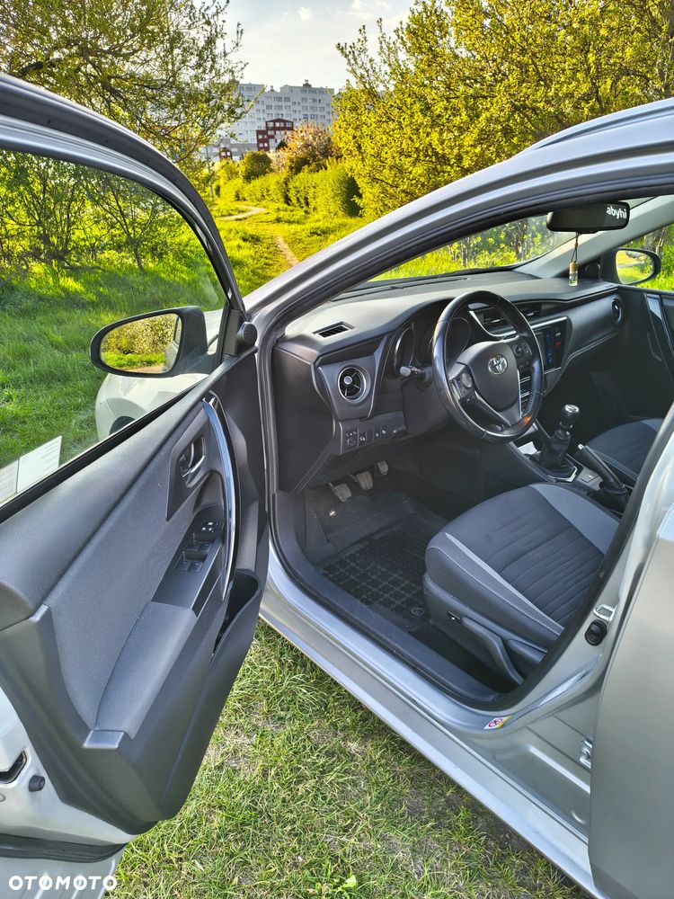 Toyota Auris 1.6 Premium - 13