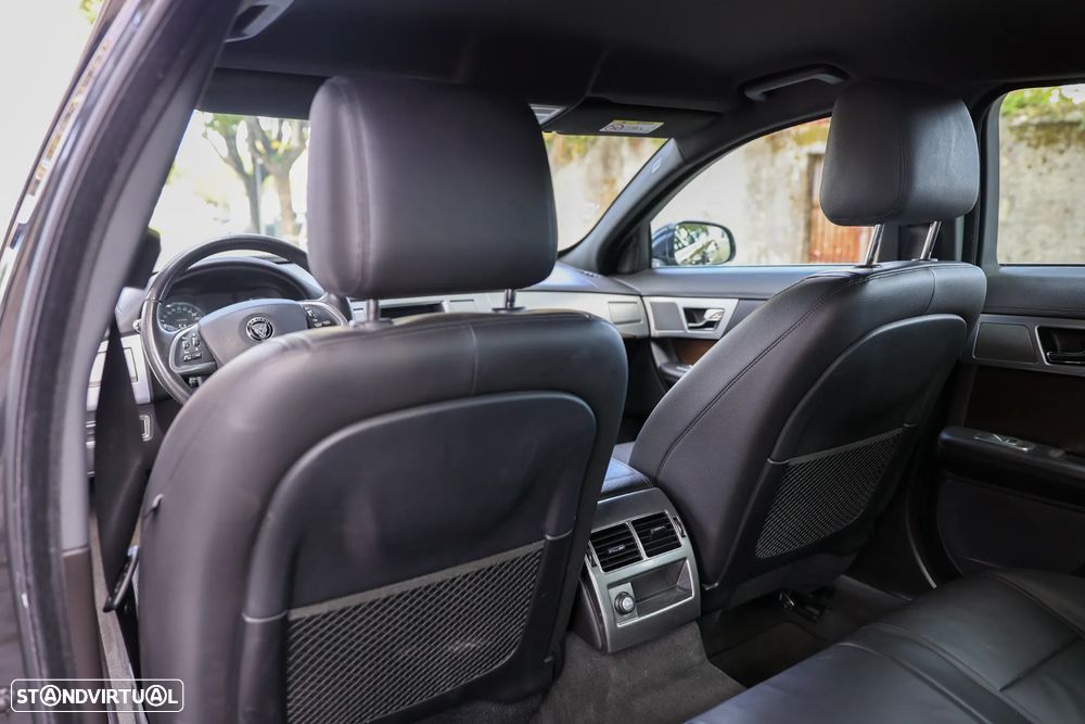 Jaguar XF 2.2 D Premium Luxury - 22