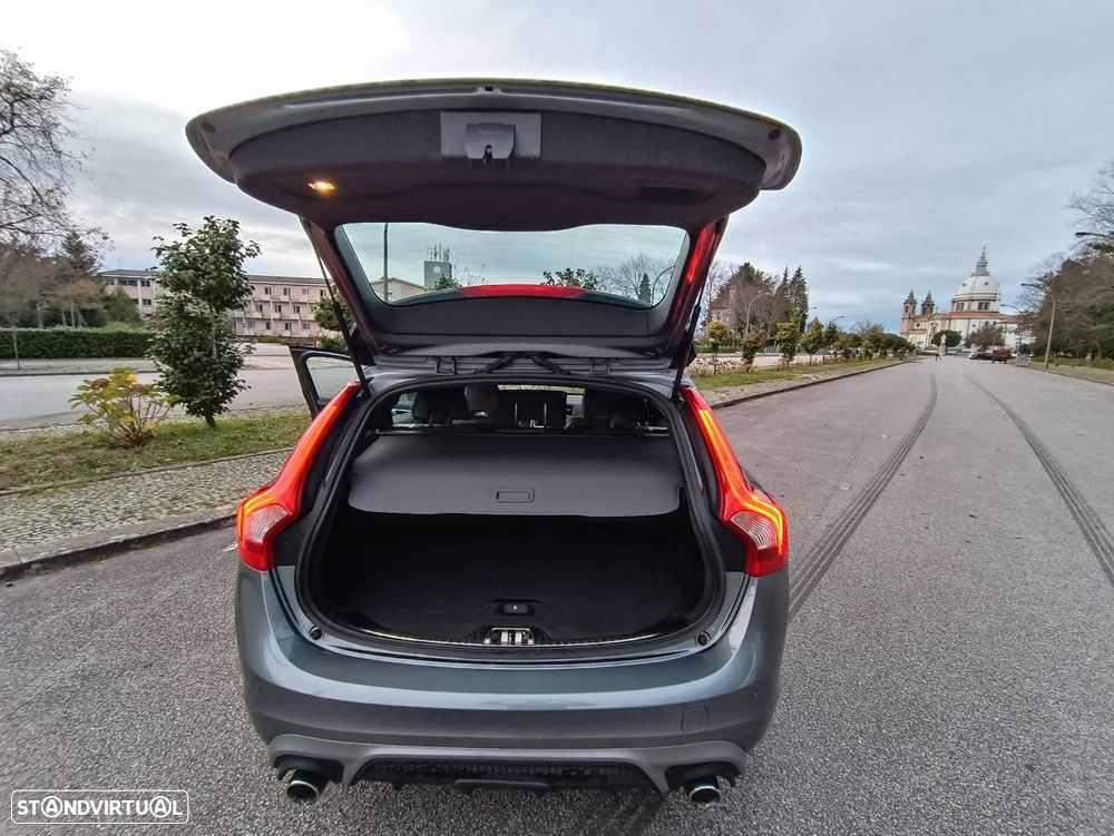Volvo V60 D3 Geartronic R-Design - 11