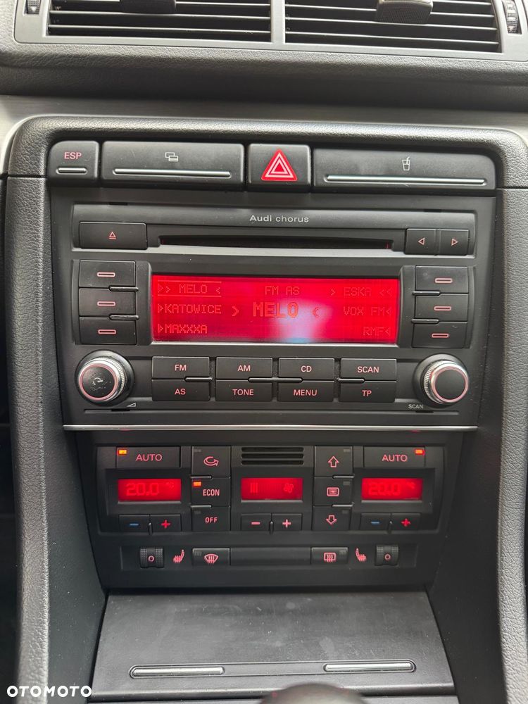 Audi A4 Limousine - 10