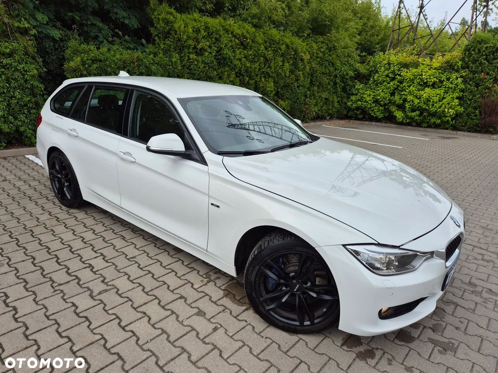BMW Seria 3 335i xDrive Sport Line - 10
