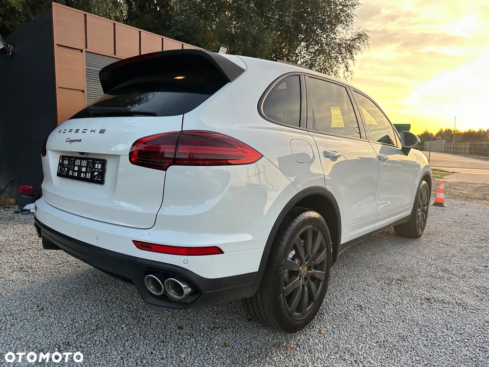 Porsche Cayenne - 4