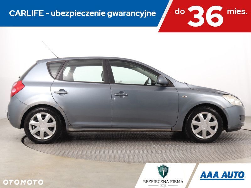 Kia Ceed - 8