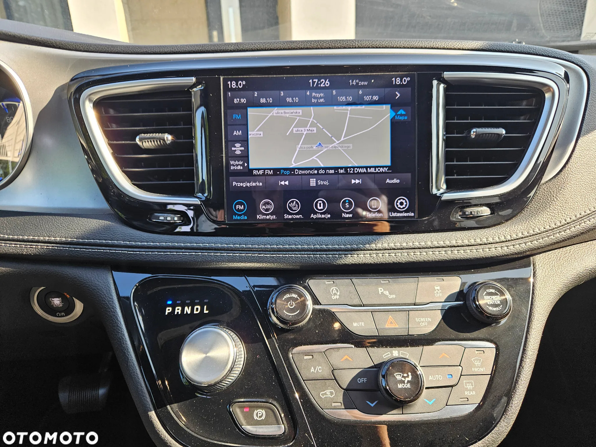 Chrysler Pacifica - 17