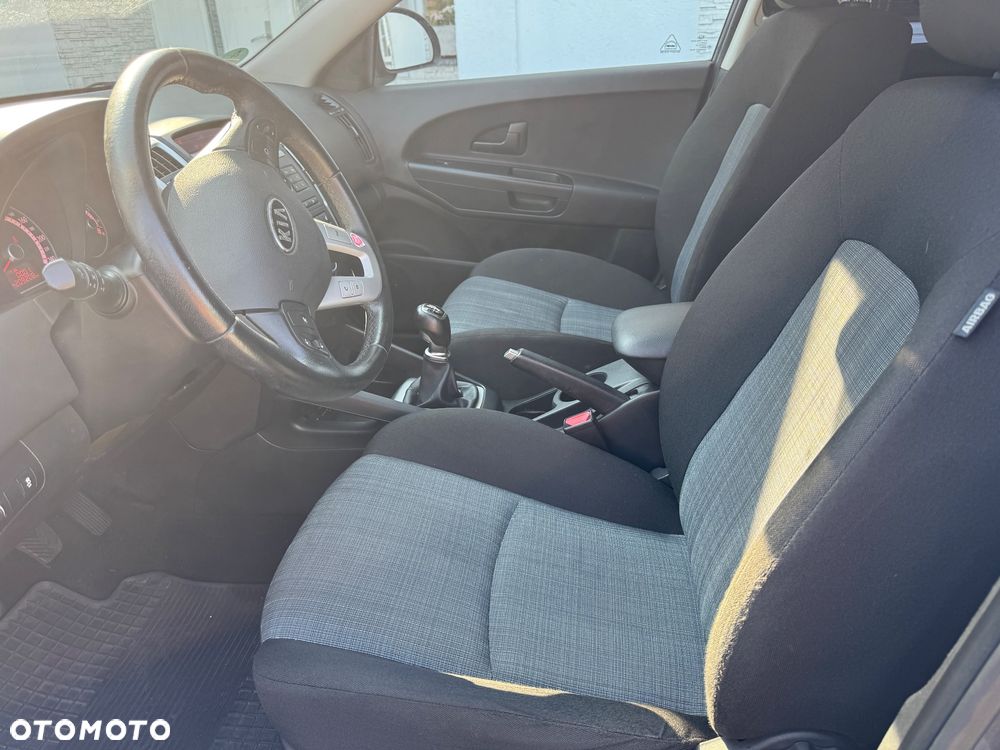 Kia Ceed 1.4 CVVT ISG Spirit - 9