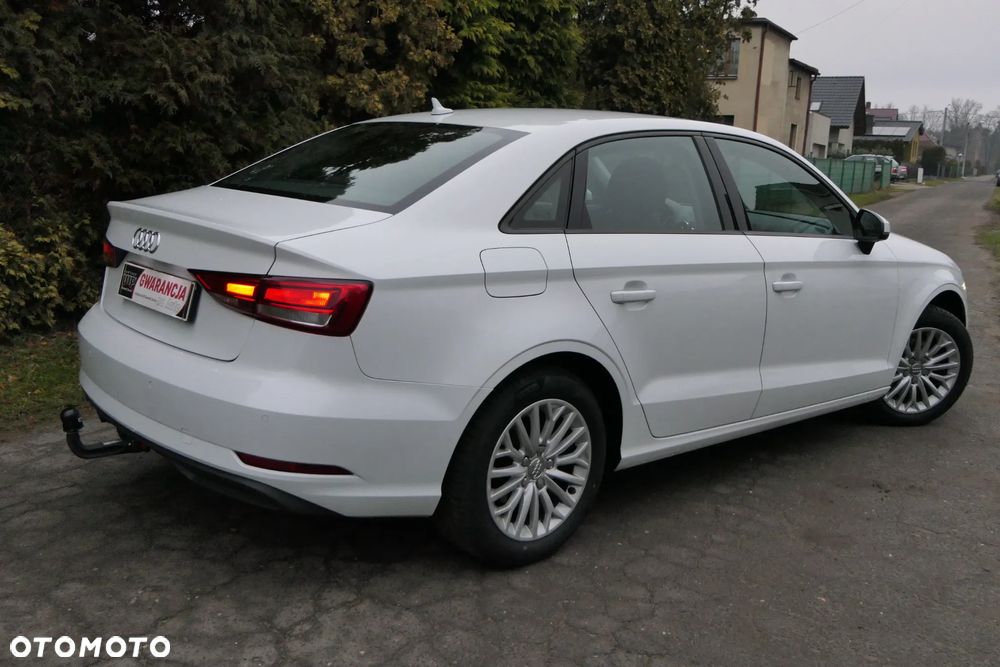 Audi A3 Limousine 1.6 TDI S tronic design - 3