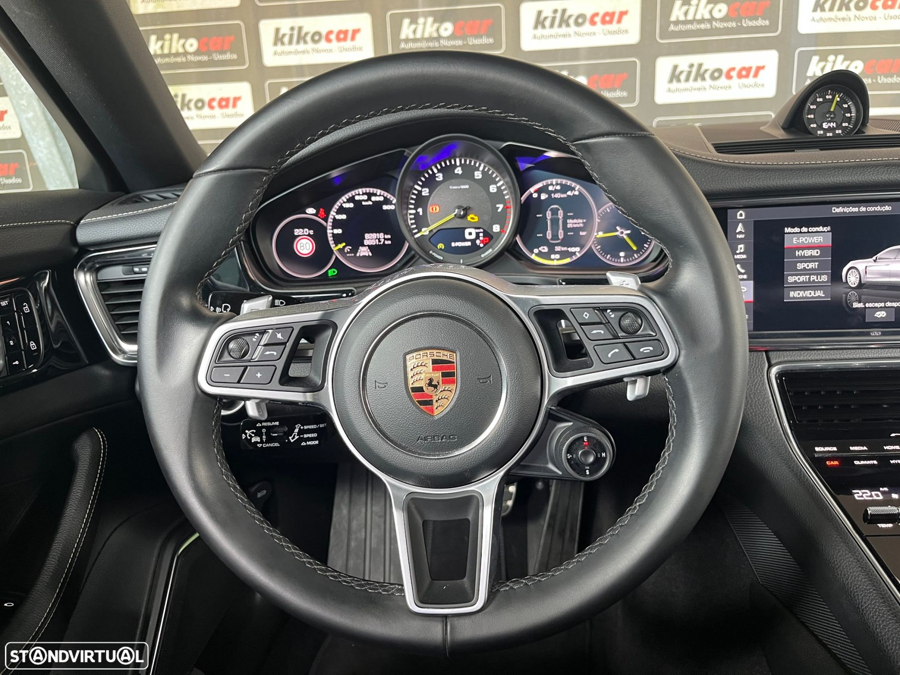 Porsche Panamera Sport Turismo 4 E-Hybrid 10 Years Edition - 21