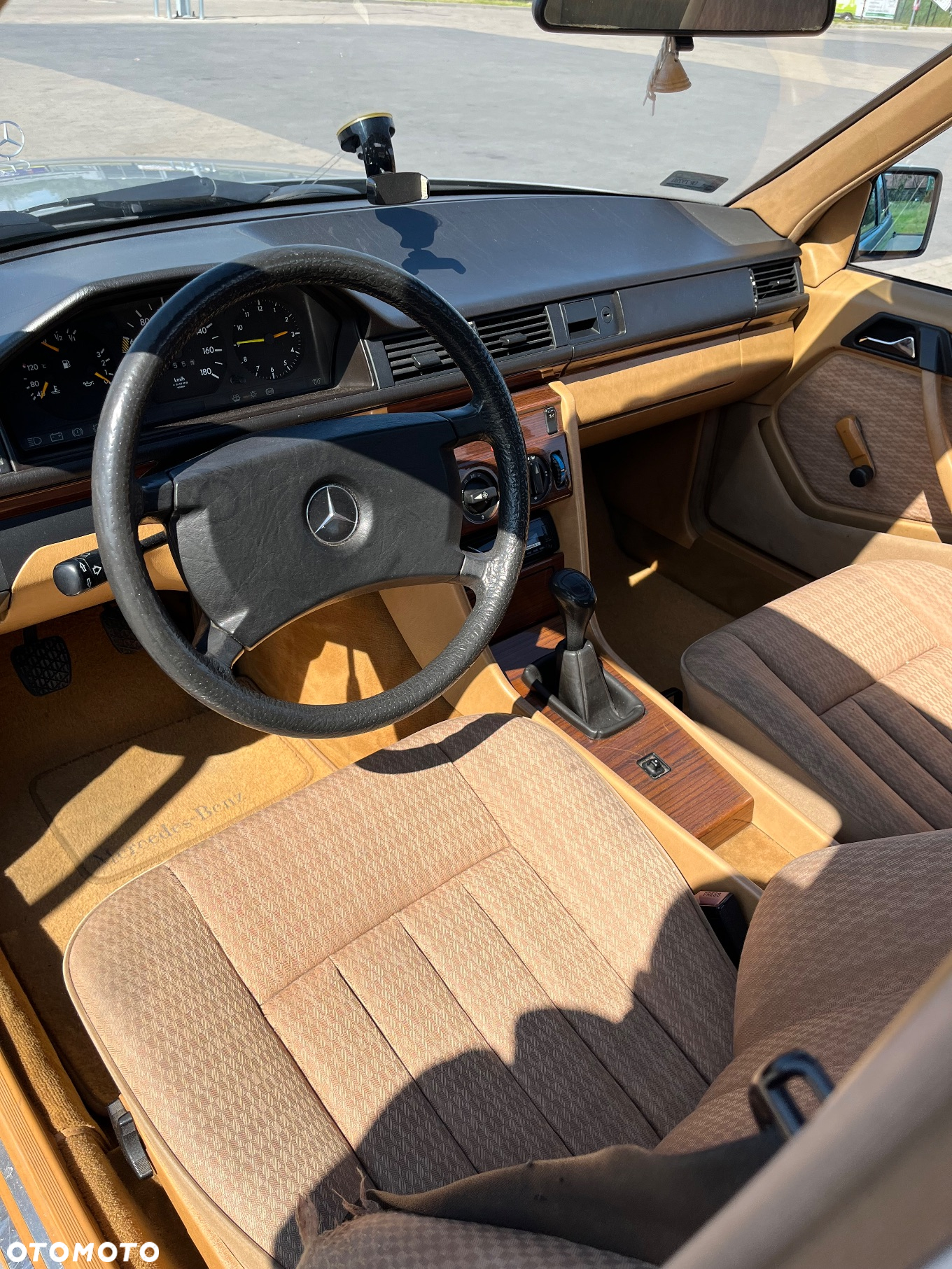 Mercedes-Benz W124 (1984-1993) - 11
