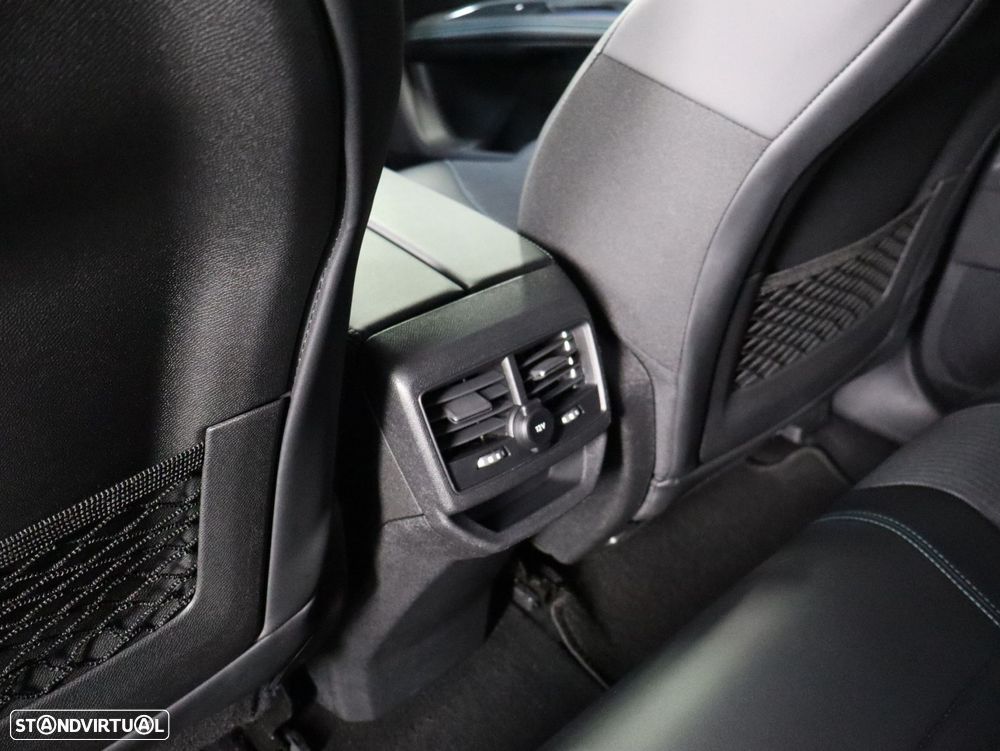 Peugeot 3008 1.6 Hybrid Allure e-EAT8 - 18