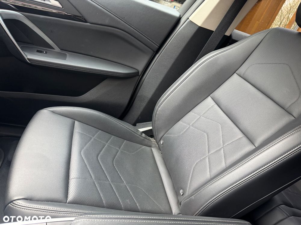 BMW iX1 xDrive30 66.5kWh xLine - 29