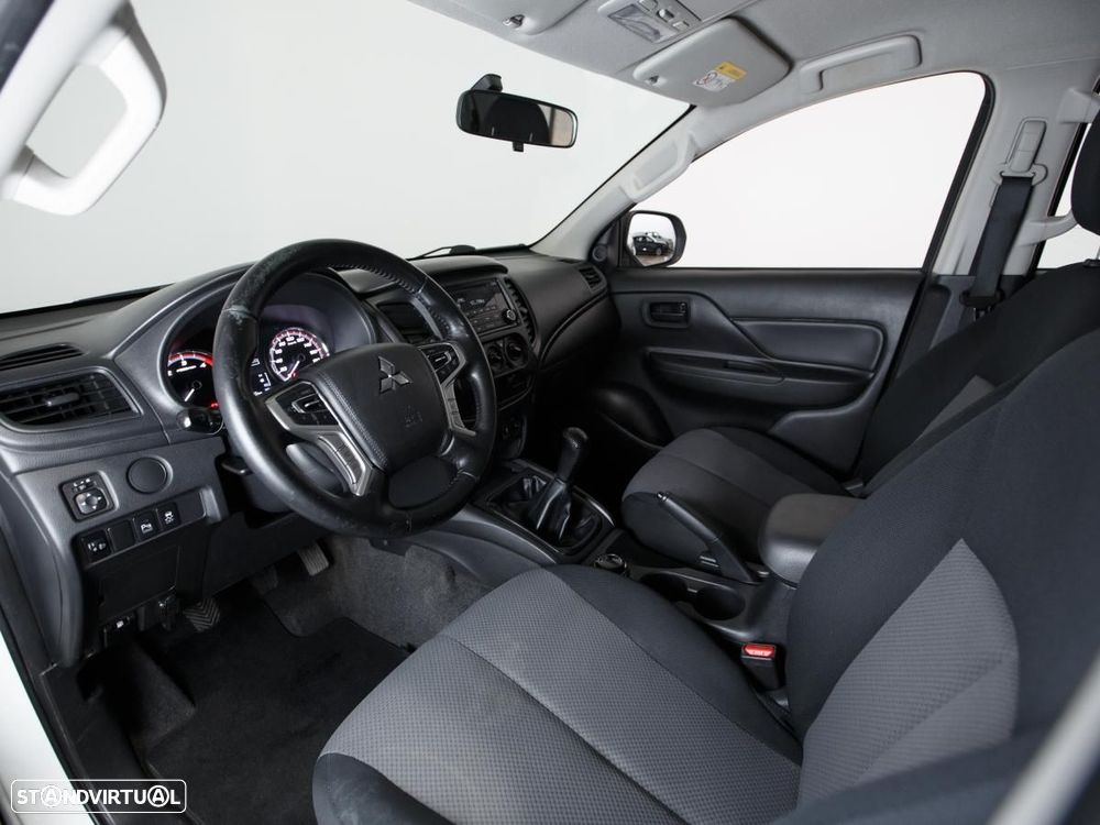Mitsubishi L200 - 6