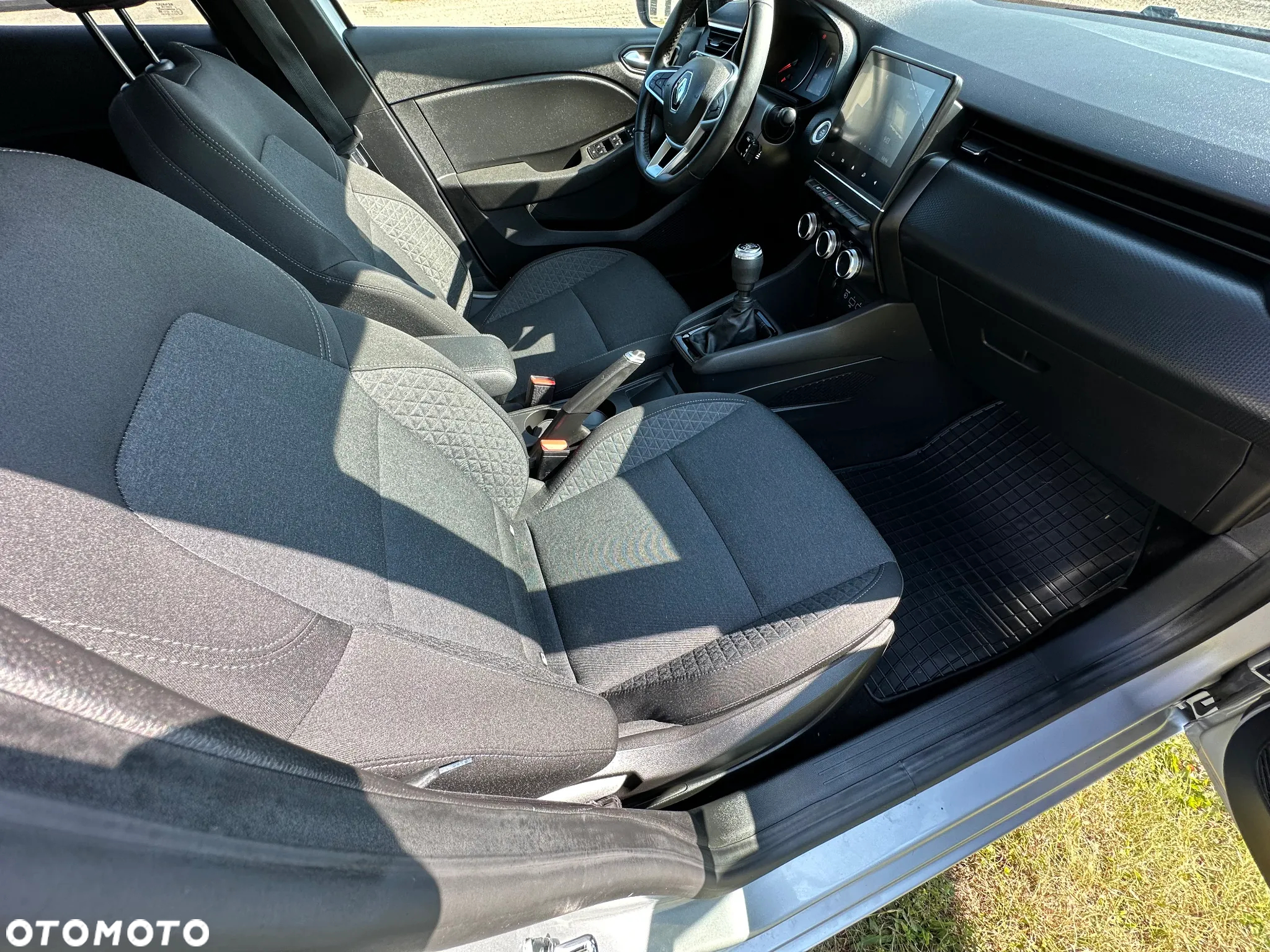 Renault Clio - 24