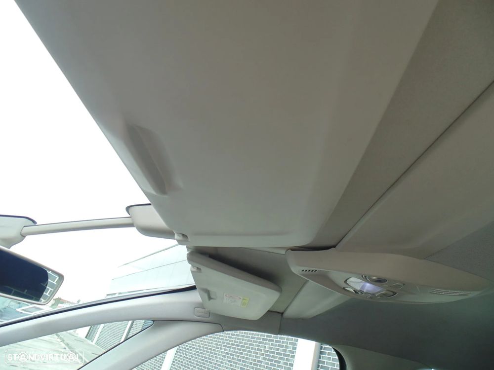 Citroën C4 Grand Picasso 1.6 e-HDi Intensive — fotografia 38