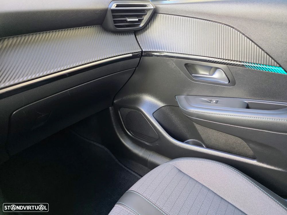 Peugeot 208 1.2 PureTech Allure - 43