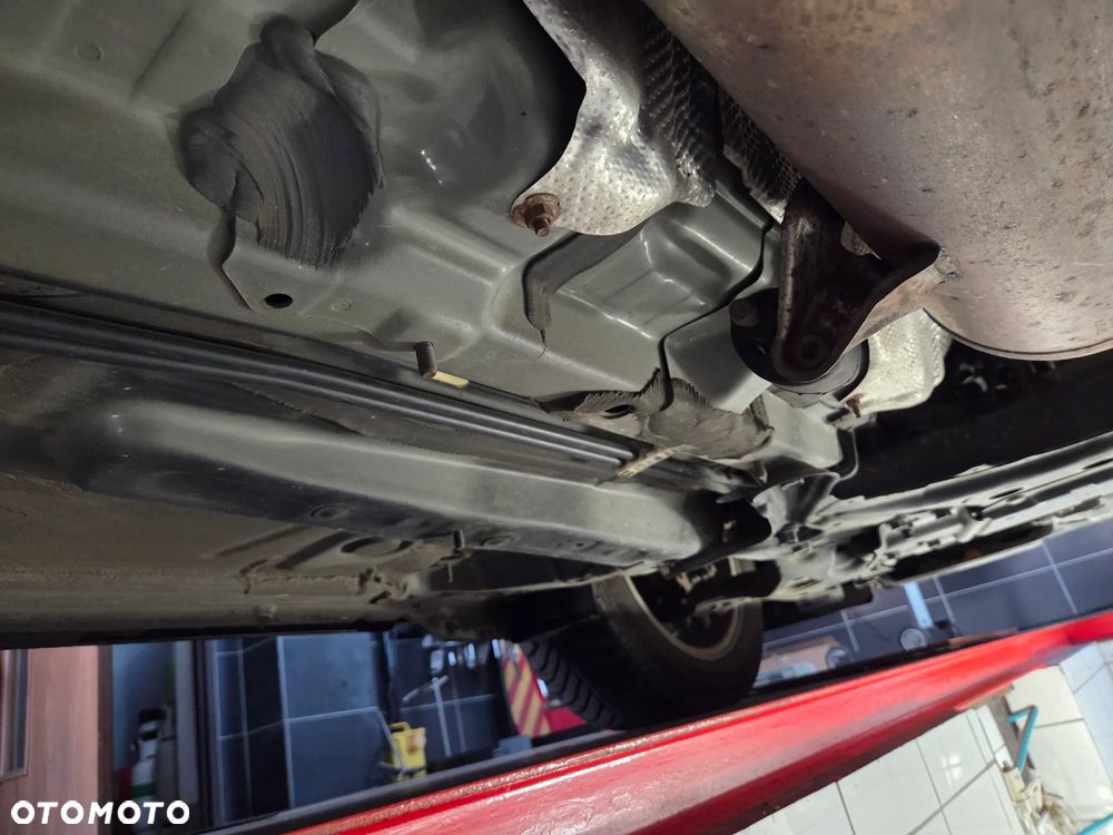 Toyota Auris 1.33 VVT-i - 25