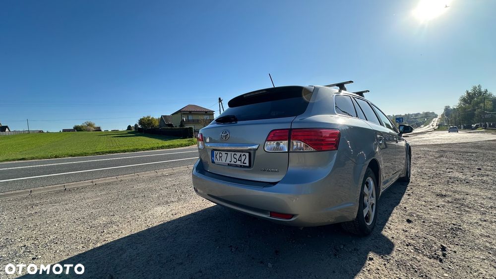 Toyota Avensis 2.0 D-4D - 7