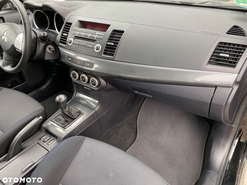 Mitsubishi Lancer 1.8 Intense - 11