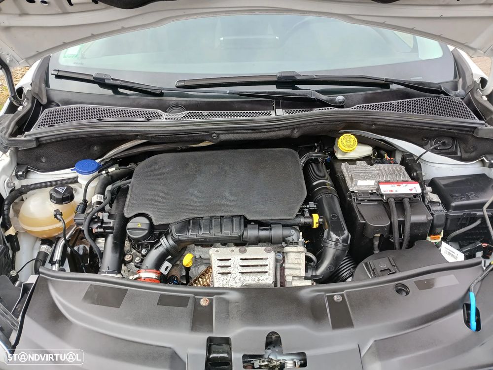 Peugeot 2008 1.2 PureTech Style - 29