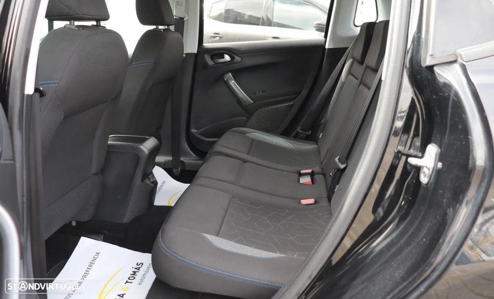 Peugeot 2008 1.2 PureTech Style - 15