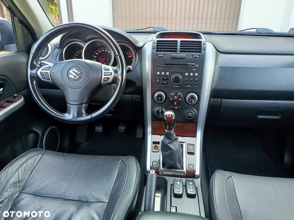 Suzuki Grand Vitara 2.0 - 8