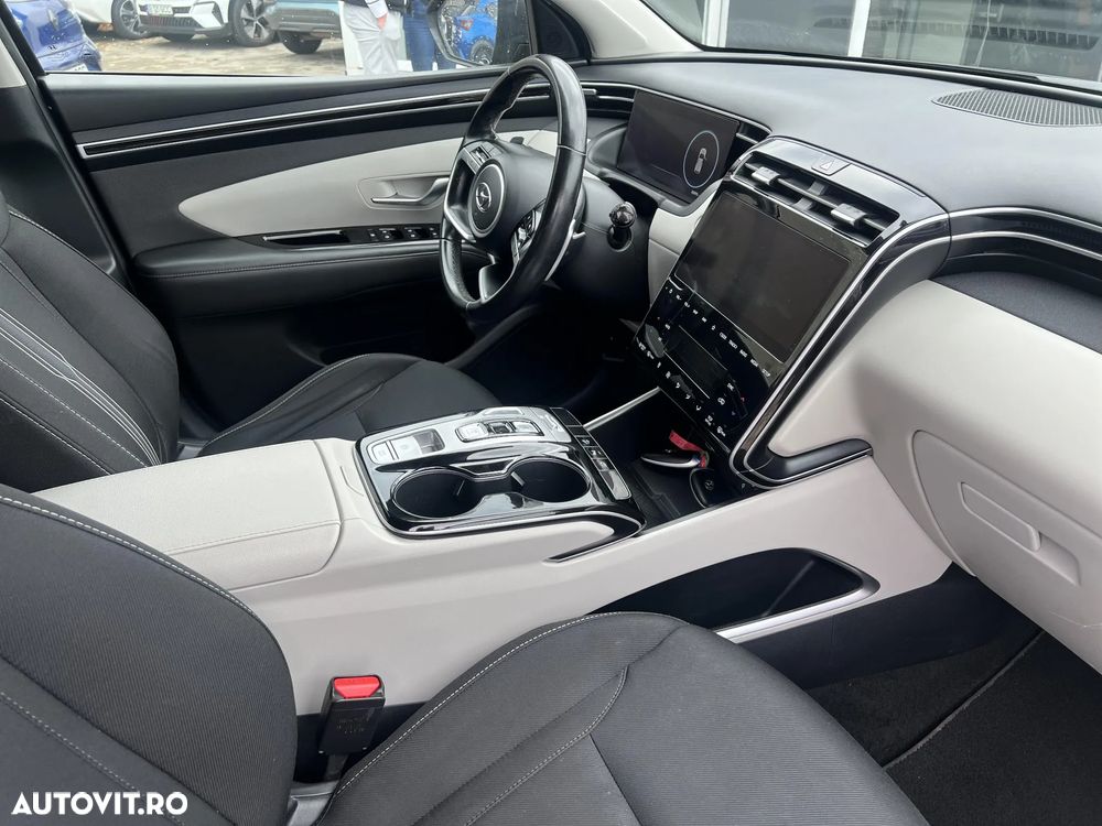 Hyundai Tucson 1.6 T-GDi HEV 2WD Select - 12