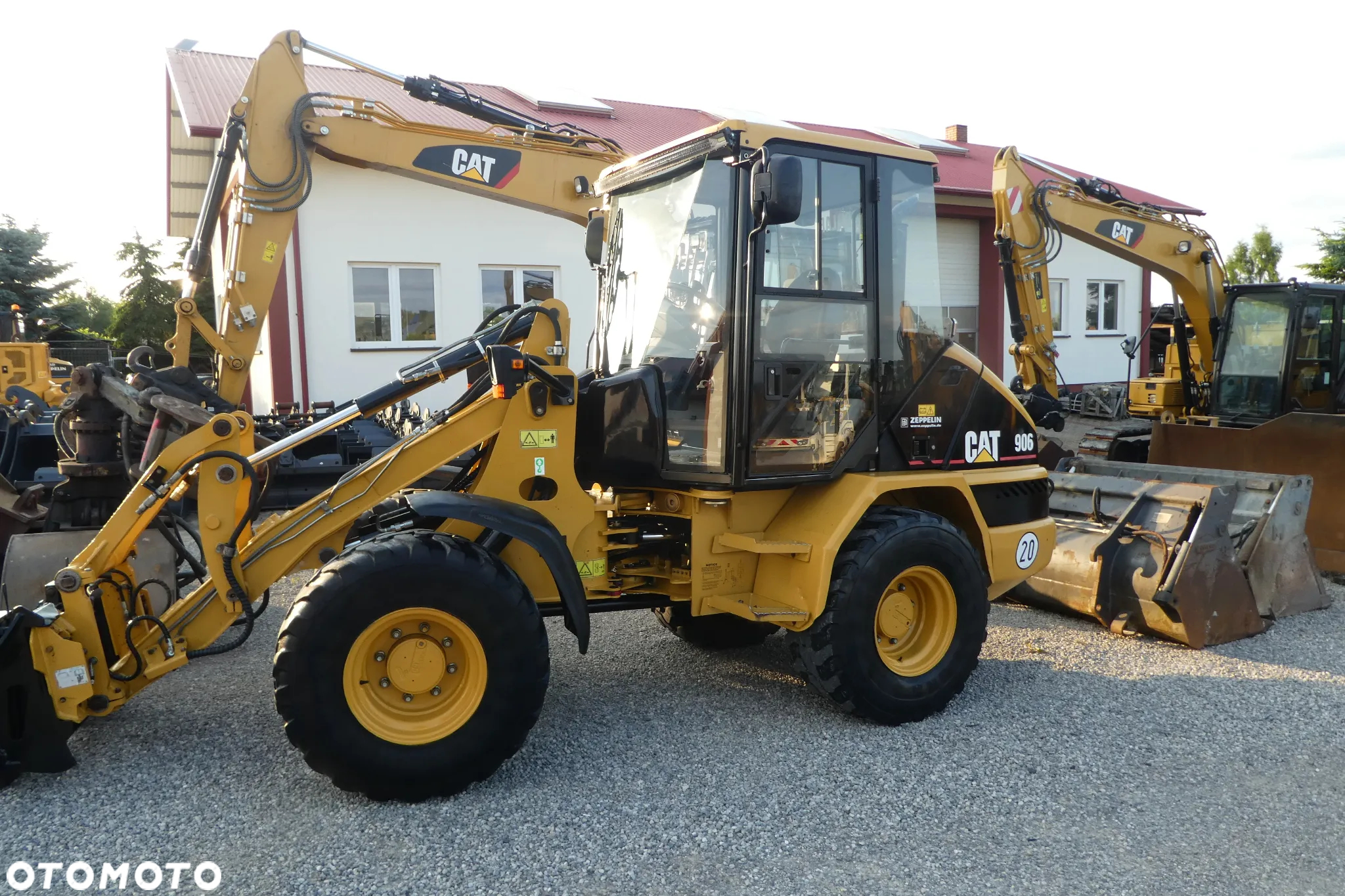 Caterpillar 906 ŁYZKA+WIDŁY - 22