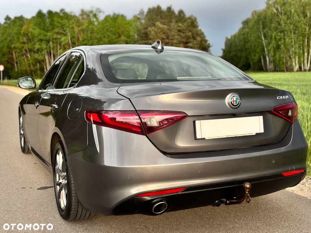 Alfa Romeo Giulia 2.2 AT8 Executive - 7