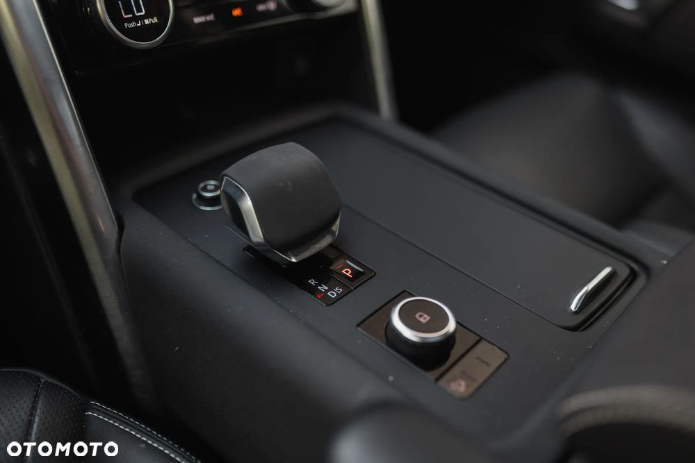 Land Rover Discovery 2.0 P300 R-Dynamic S - 25