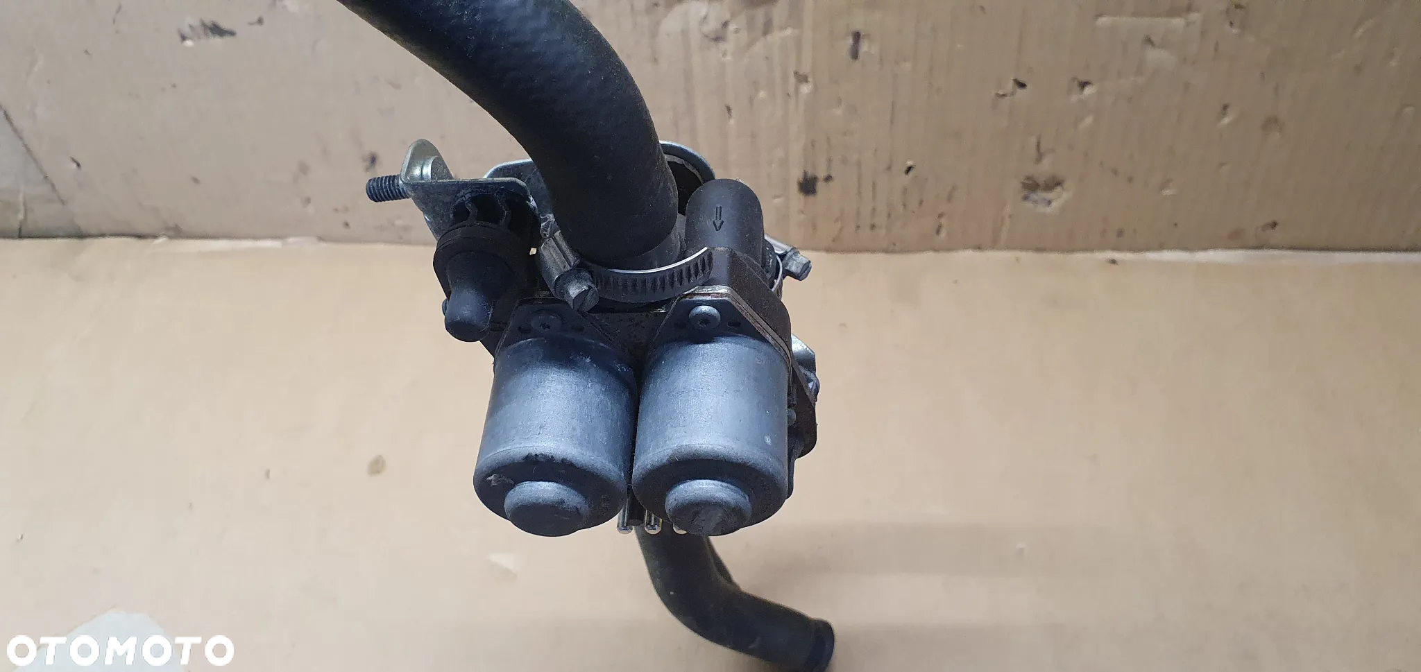 Dodatkowa pompka obiegu wody elektrozawór Mercedes W202 0018303484 - 6