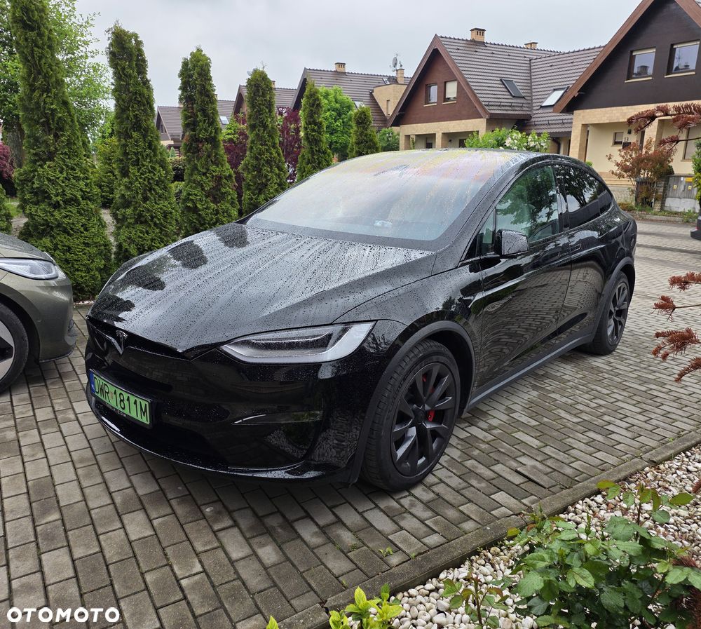 Tesla Model X - 3