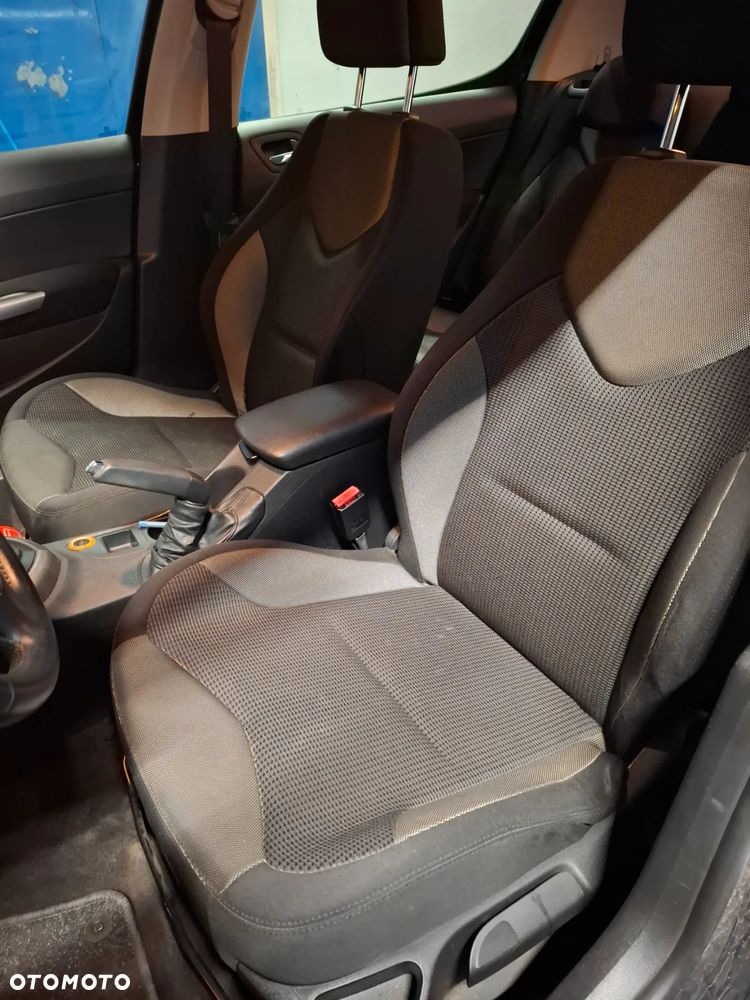 Peugeot 308 1.6 HDi Premium - 11